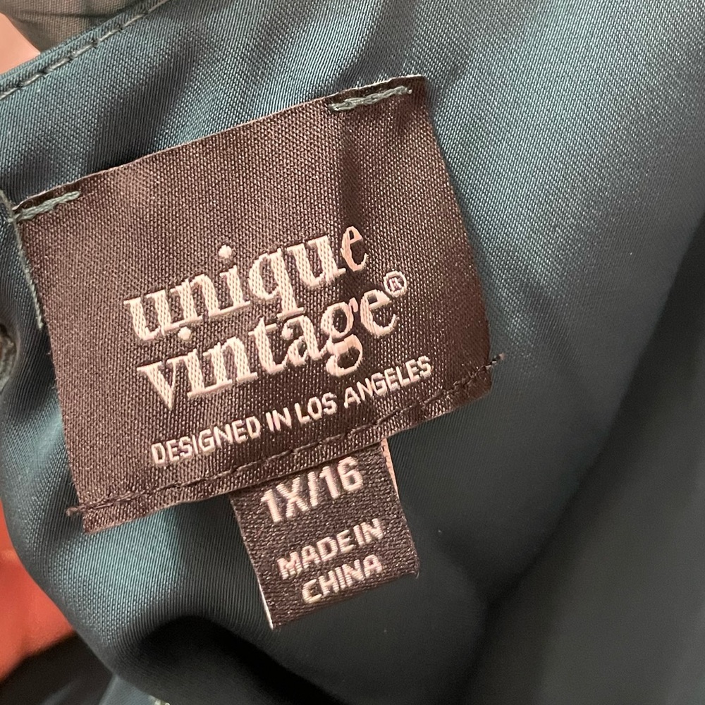 💚PRICE FIRM💚Unique Vintage Light Up
Christmas Lights Print
Sweetheart Dress - Picture 9 of 10